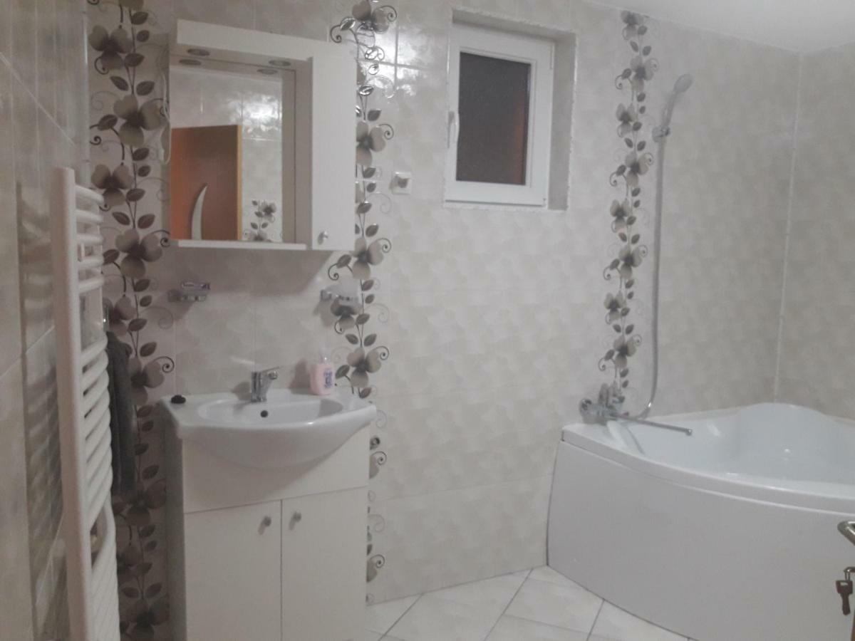 Olimpia Apartments Алба Юлия Екстериор снимка